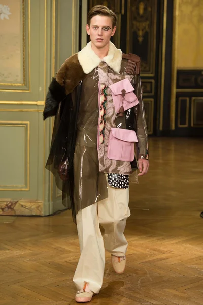 Look 38